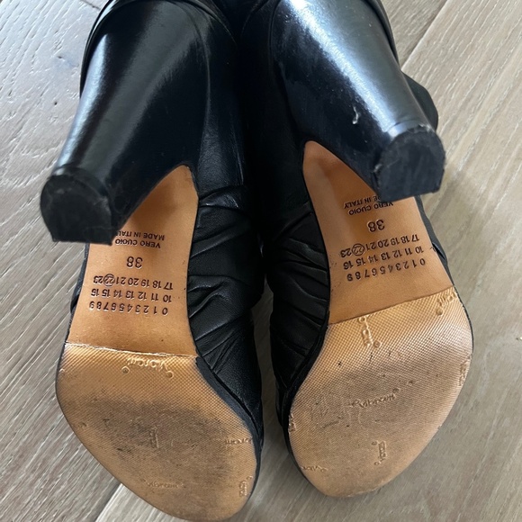 VIntage Black Booties - Size 38 / 7.5 - Picture 3 of 5